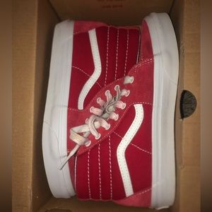 SK8-HI varsity canvas racing red size 4.5
